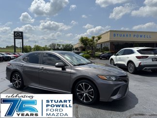 Used 2020 Toyota Camry SE image 1
