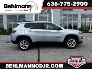 New 2025 Jeep Compass Latitude image 1