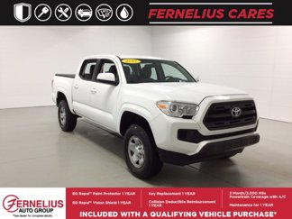 Used 2017 Toyota Tacoma SR image 1