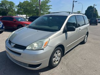 Used 2004 Toyota Sienna CE image 1