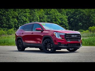 Used 2022 GMC Terrain SLT w/ Tech Package image 1