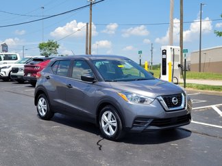 Used 2020 Nissan Kicks S image 1