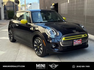 Used 2020 MINI Cooper SE w/ 8.8" Touchscreen Nav Package image 1