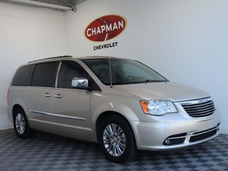 Used 2015 Chrysler Town & Country Touring-L w/ Driver Convenience Group image 1