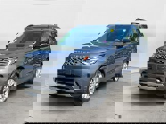 New 2024 Land Rover Discovery S image 1