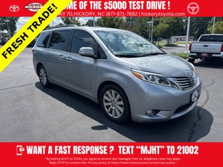 Used 2017 Toyota Sienna Limited image 1