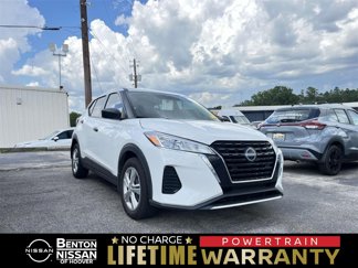 Used 2023 Nissan Kicks S image 1