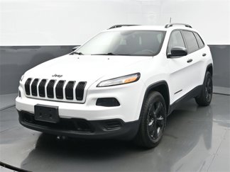 Used 2017 Jeep Cherokee Altitude image 1