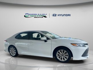 Used 2018 Toyota Camry L image 1