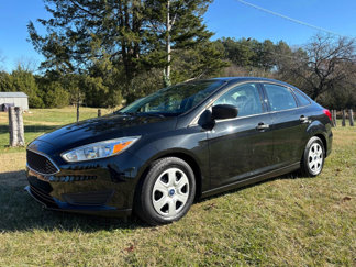 Used 2015 Ford Focus S image 1