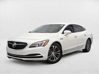 Used 2017 Buick LaCrosse Essence image 1