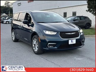 New 2025 Chrysler Pacifica Select image 1