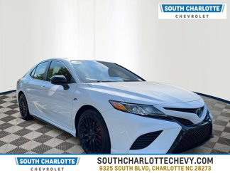 Used 2018 Toyota Camry SE image 1