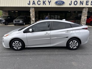 Used 2018 Toyota Prius Four image 1