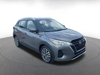 Used 2024 Nissan Kicks SV image 1