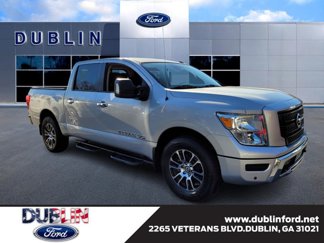 Used 2020 Nissan Titan SV w/ SV Convenience Package image 1