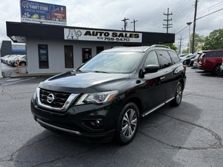 Used 2019 Nissan Pathfinder SV image 1