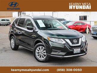 Used 2018 Nissan Rogue SV image 1