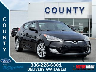Used 2013 Hyundai Veloster w/ Style Pkg image 1