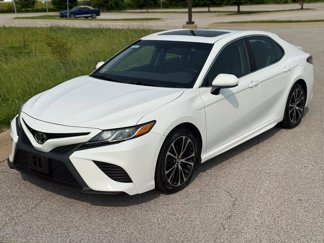 Used 2018 Toyota Camry SE image 1