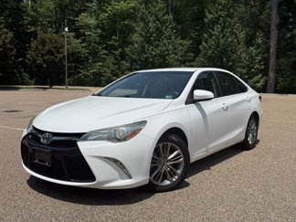 Used 2015 Toyota Camry XLE image 1