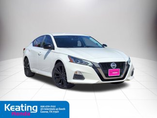 Used 2021 Nissan Altima 2.5 SR image 1