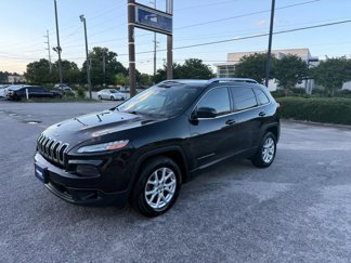 Used 2016 Jeep Cherokee Latitude w/ Cold Weather Group image 1