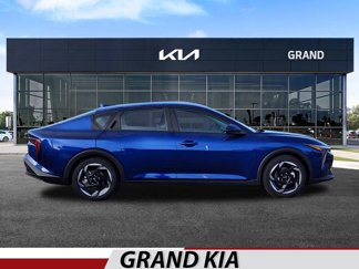 New 2025 Kia K4 EX image 1