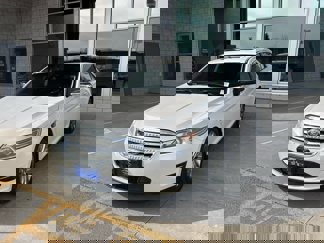 Used 2010 Ford Taurus Limited image 1