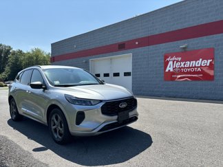 Used 2023 Ford Escape ST-Line image 1
