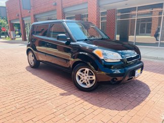 Used 2011 Kia Soul + image 1