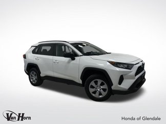 Used 2021 Toyota RAV4 LE image 1