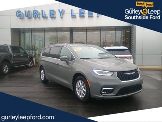 Used 2022 Chrysler Pacifica Touring-L image 1
