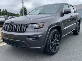 Used 2020 Jeep Grand Cherokee Altitude image 1