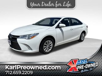 Used 2017 Toyota Camry LE image 1