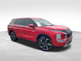 Used 2023 Mitsubishi Outlander SE image 1