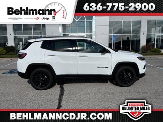 New 2025 Jeep Compass Latitude image 1