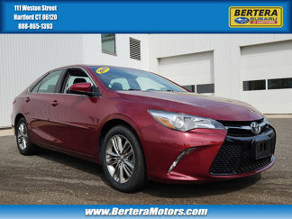 Used 2016 Toyota Camry SE image 1