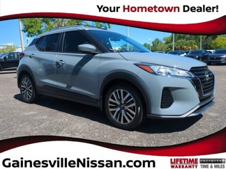 Used 2023 Nissan Kicks SV image 1