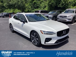 Certified 2022 Volvo S60 B5 Momentum w/ Premium Package image 1