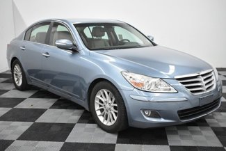 Used 2009 Hyundai Genesis 3.8 image 1