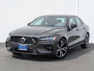 Used 2025 Volvo S60 B5 Core image 1