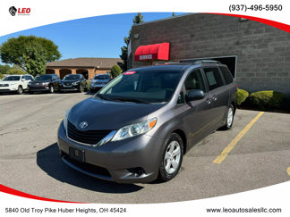 Used 2011 Toyota Sienna LE image 1