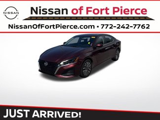 Used 2023 Nissan Altima 2.5 SV image 1