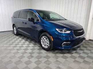 New 2025 Chrysler Pacifica Select image 1