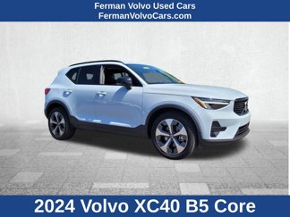 Used 2024 Volvo XC40 B5 Core image 1
