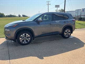 Used 2021 Nissan Rogue SV image 1