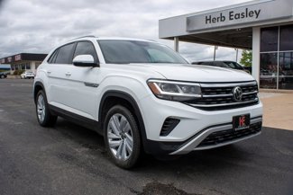 Used 2022 Volkswagen Atlas Cross Sport SE image 1