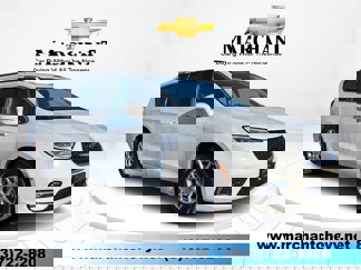 Used 2022 Chrysler Pacifica Touring-L image 1