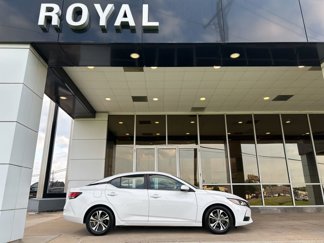 Used 2022 Nissan Sentra SV image 1